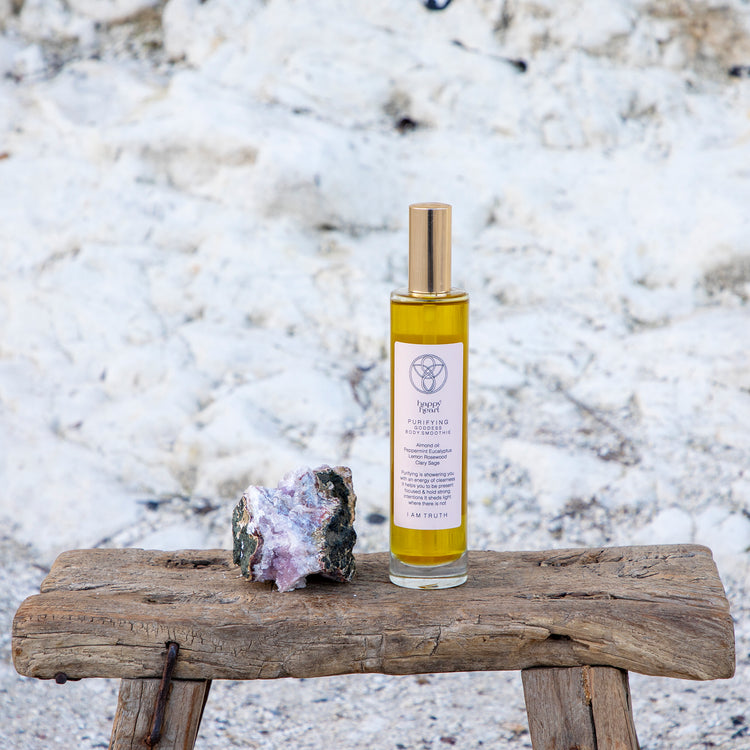 PURIFYING GODDESS BODY SMOOTHIE feels like a silky soft duvet that can create the ultimate wellness experience for your body and mind. It is so rich in antioxidants and vitamins that your skin will be left nourished, firm, soft, shiny, and revived.