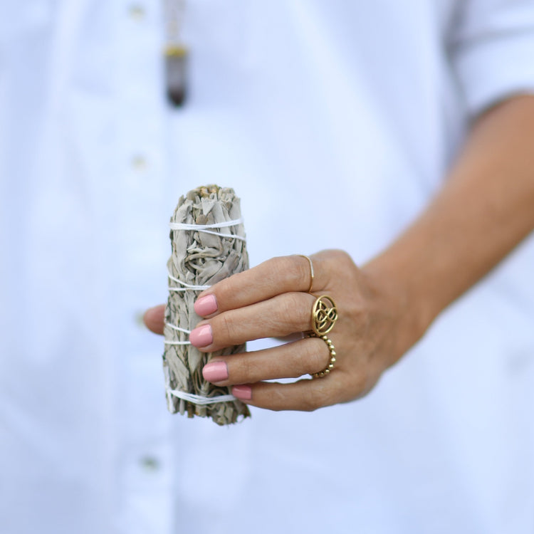 SAGE INCENSE to cleanse and purify spaces and humans. It has the ability to cleanse the aura and chakras. Burning sage is known as smudging, and it is a simple and effective way to cleanse and purify any energy field you want to transform.
