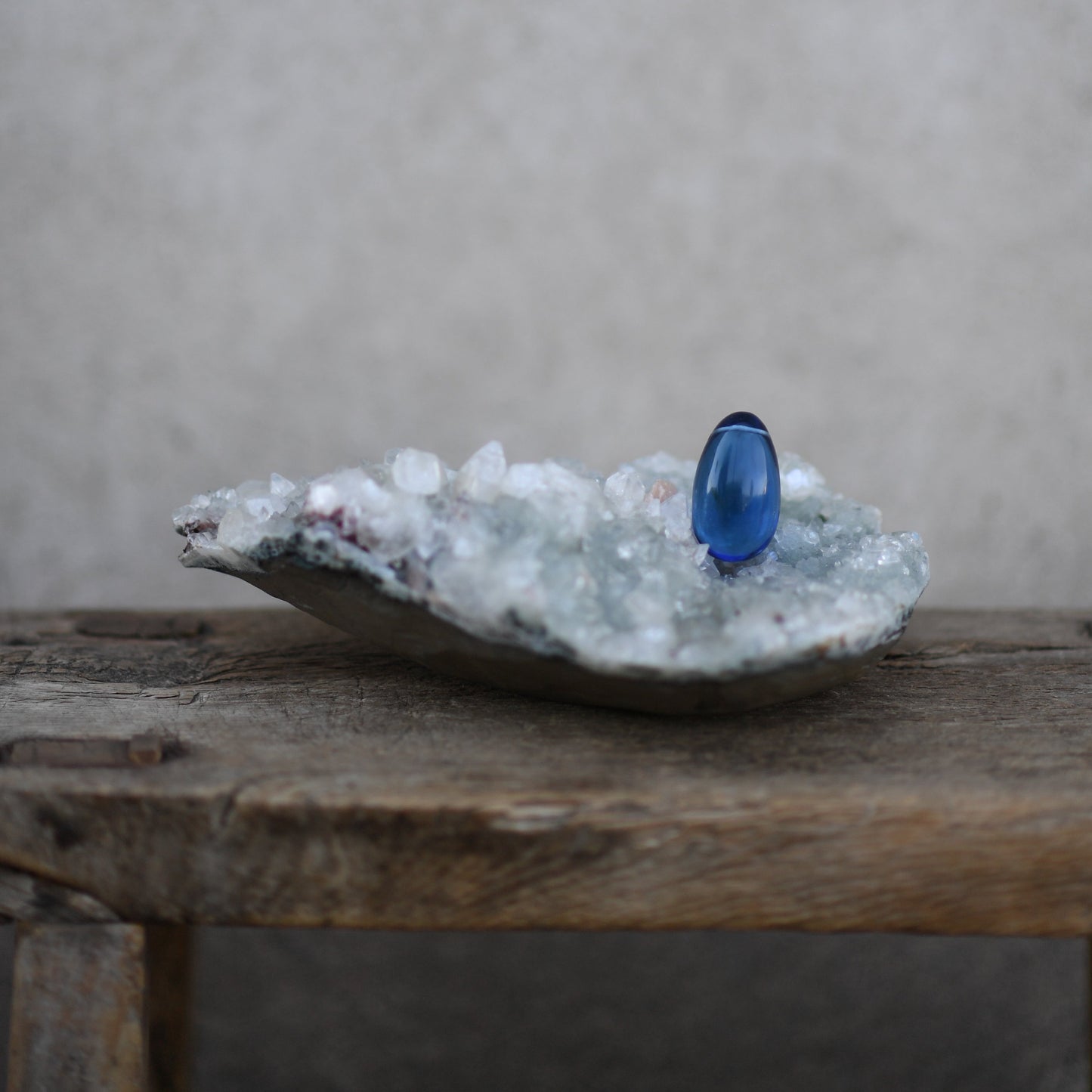 DIAMOND LIGHT CRYSTAL YONI EGG: AUSSET COBALT Through this stone we begin to see with our inner vision the energy cords which connect you to everyting and everyone.