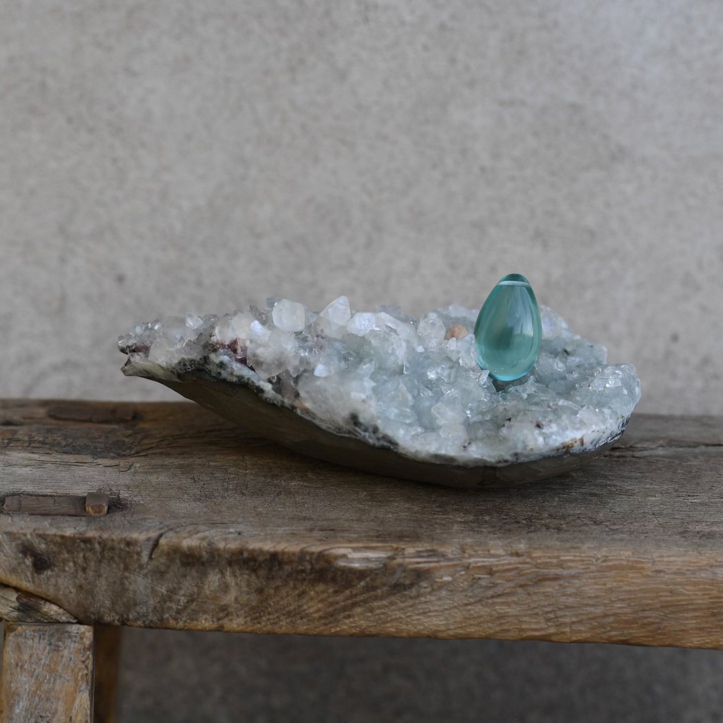 DIAMOND LIGHT CRYSTAL YONI EGG: AQUA LEMURIA STONE  has this deep dolphin energy which has the most pure and healing energy.It can be a good idea to start with this crystal, because you work with the highest form of purity.