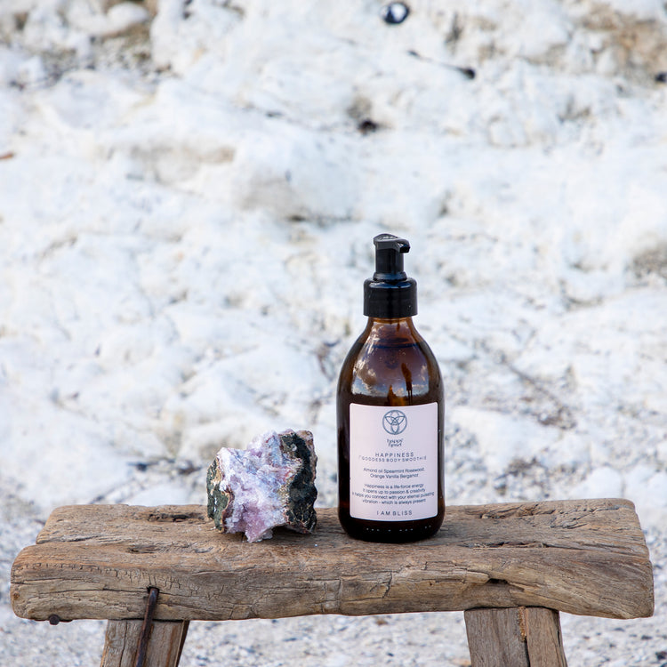 HAPPINESS GODDESS BODY SMOOTHIE  feels like a silky soft duvet that can create the ultimate wellness experience for your body and mind. It is so rich in antioxidants and vitamins that your skin will be left nourished, firm, soft, shiny, and revived.